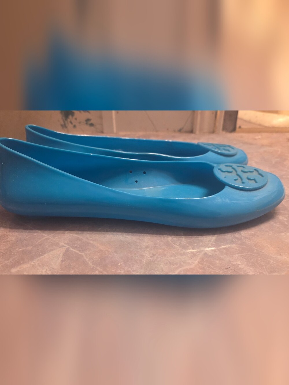 Tory Burch Bright Blue Logo Jelly Flats - Picture 5 of 6